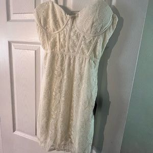Lulus off white dress size medium brand new with tags